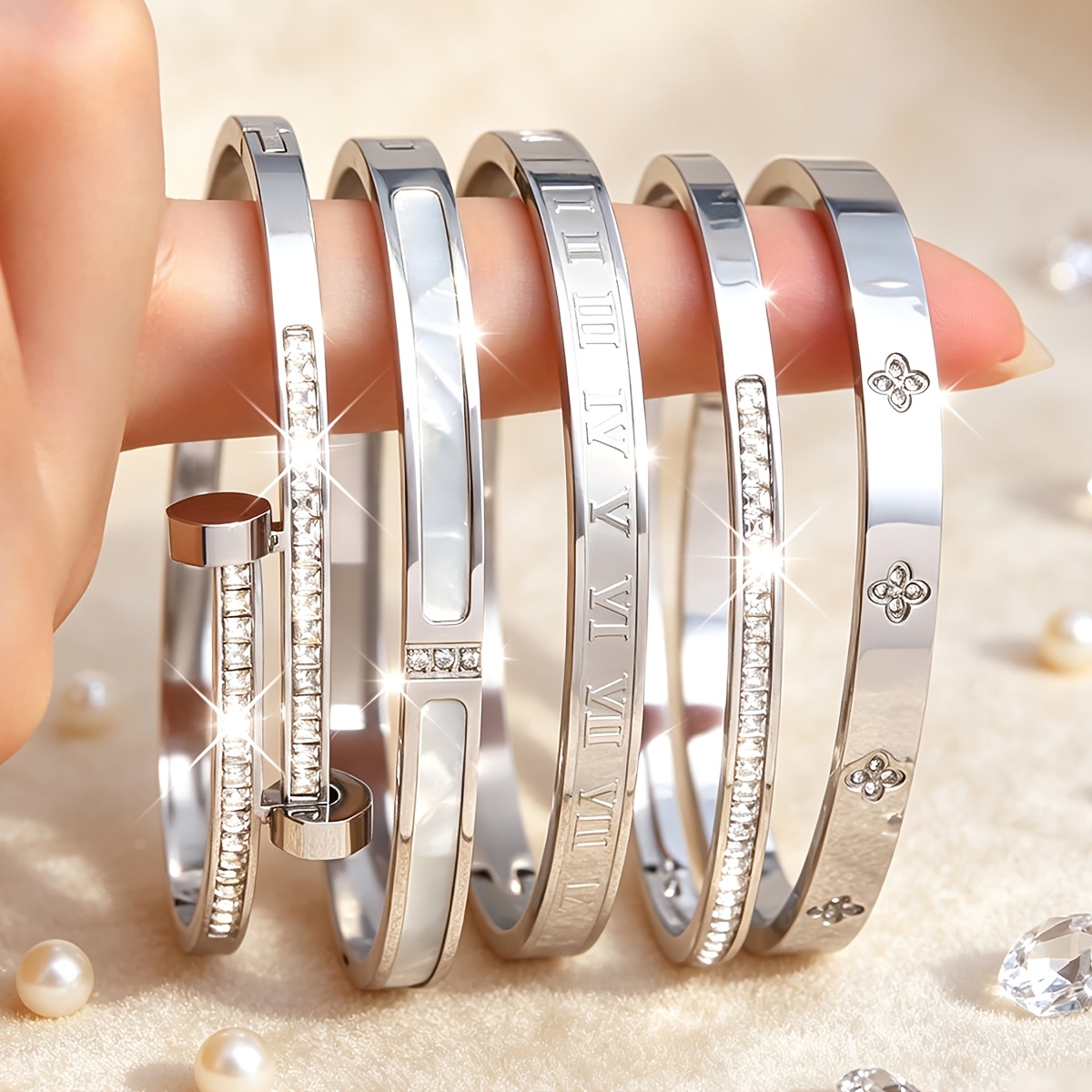 Stainless Steel Design Buckle Bracelet, Compact & Durable